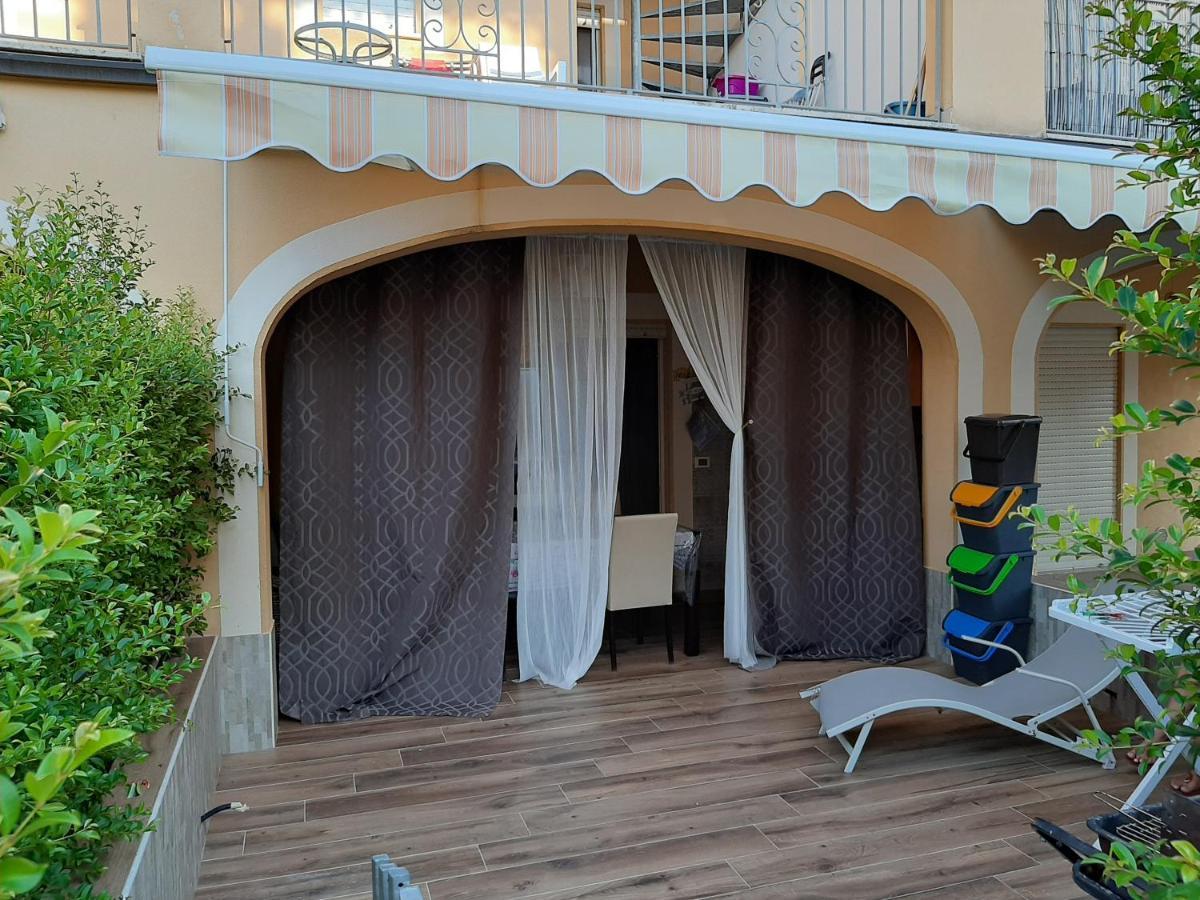Sonia Pizzo Beach Club公寓 外观 照片
